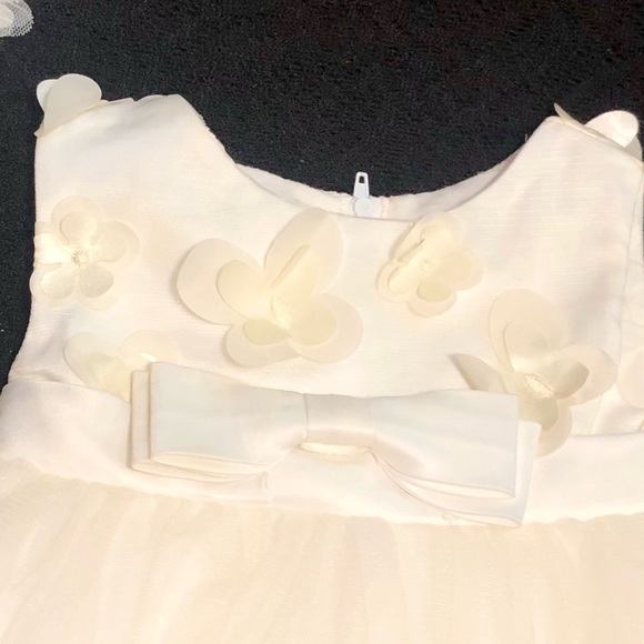 Bow Dreams Designed by hong - Ivory Flower Girl/Formal Dress w/Removable Bow 3-6 - Picture 4 of 12